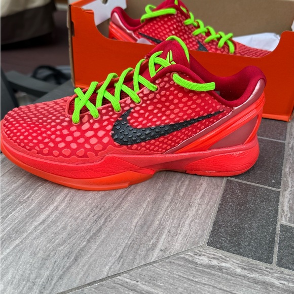 Nike Kobe VI (GS) Reverse Grinch 5Y - Picture 5 of 10